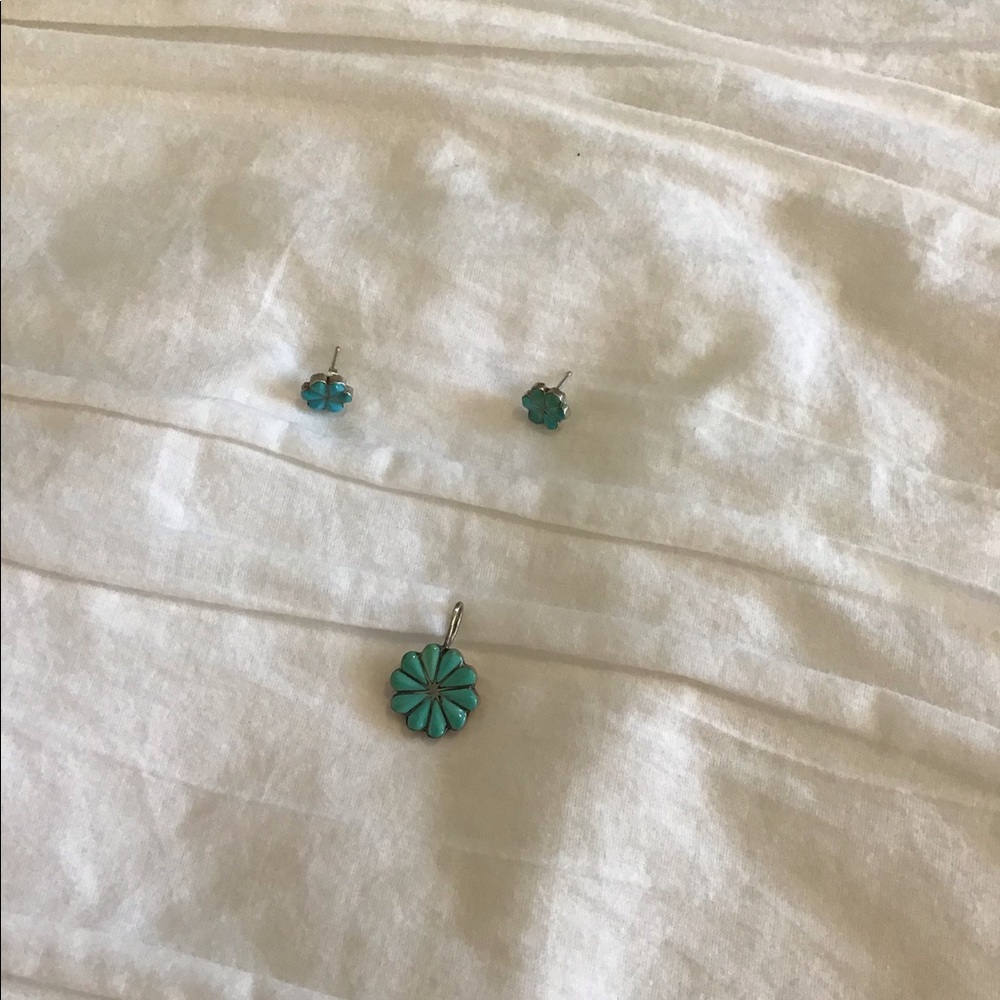 Turquoise earrings and pendant